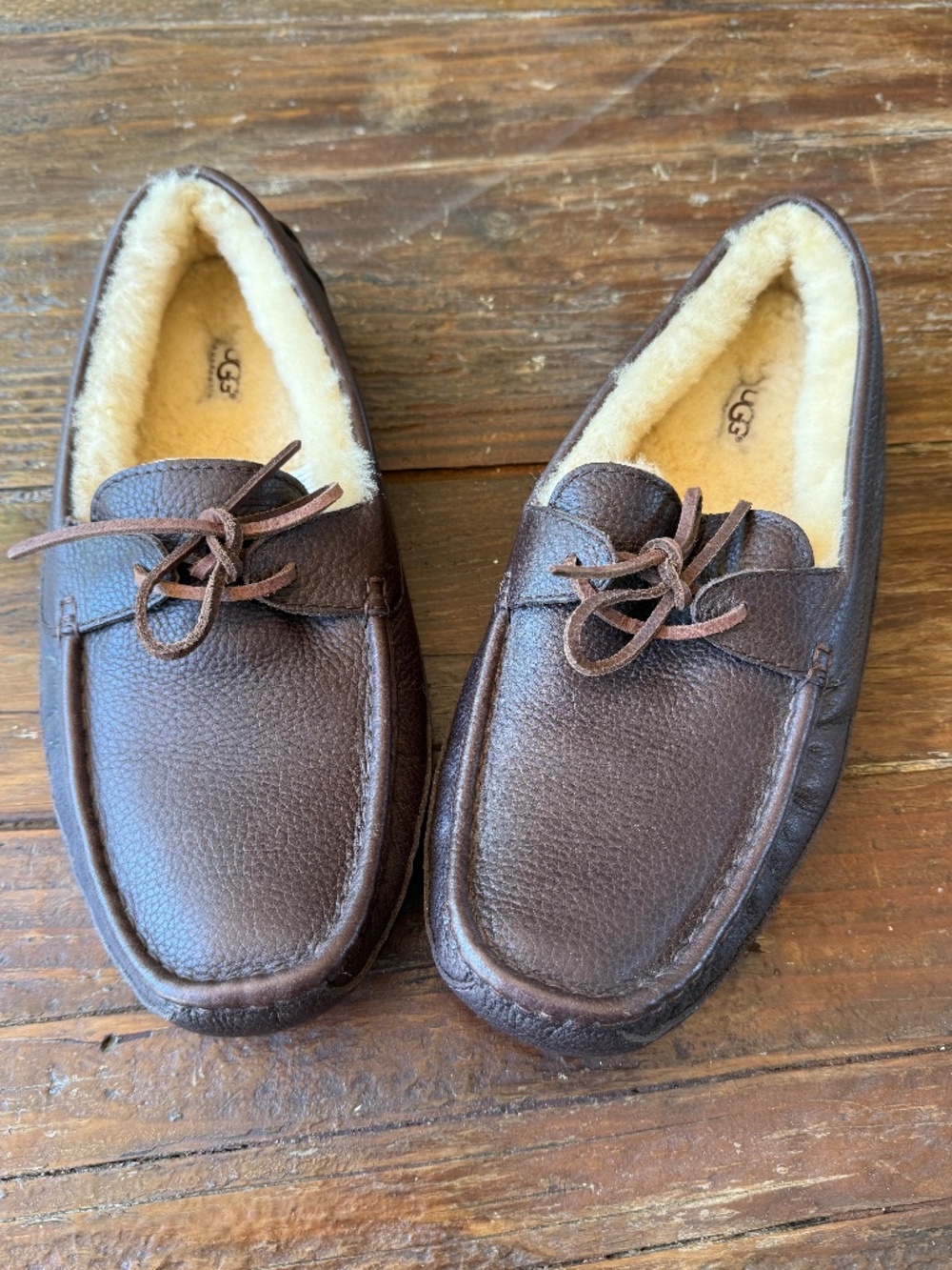 MENS UGG BYRON SLIPPER  5161 Size 11 brand new no box